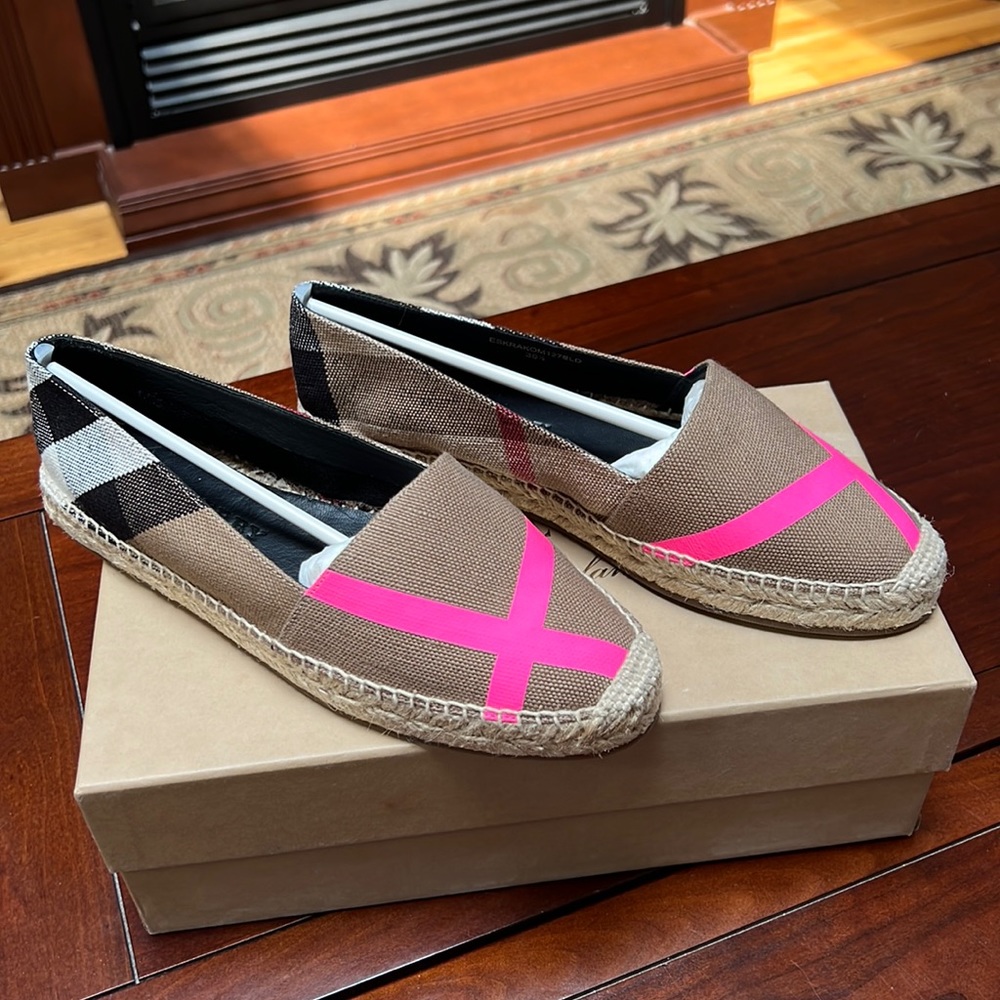 TODAY ONLY 💋 NWT BURBERRY ESPADRILLE FULL SET